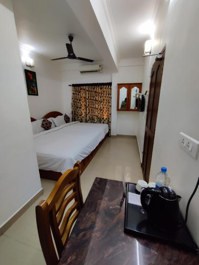 Thayamkery'S Royal Inn Kochi Zewnętrze zdjęcie