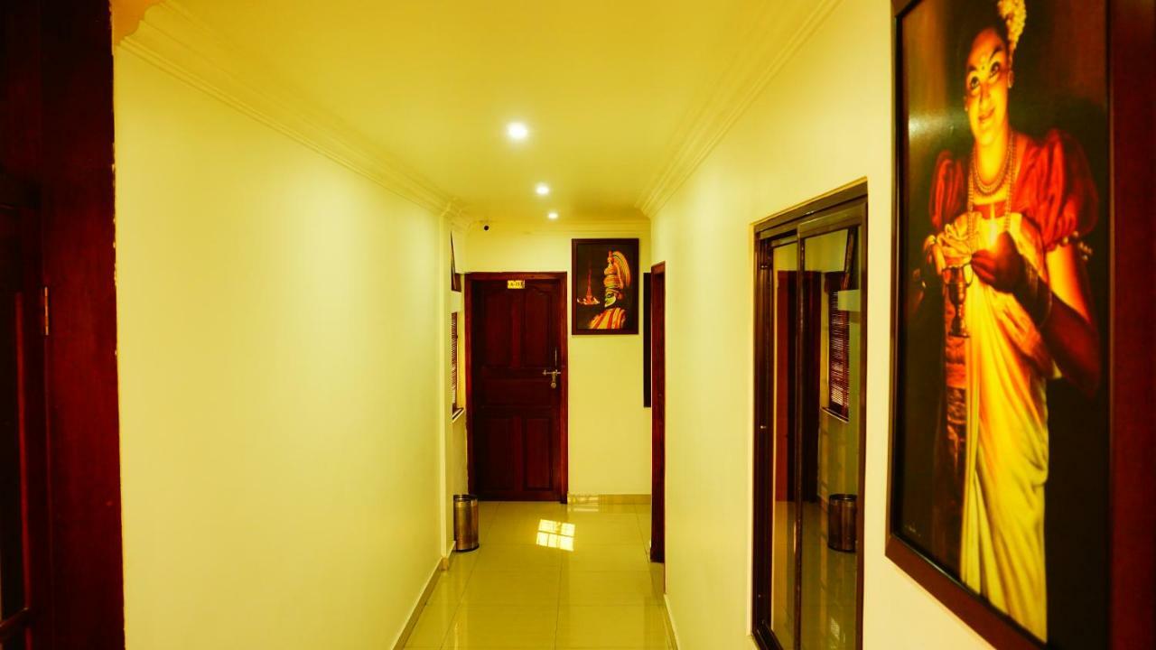 Thayamkery'S Royal Inn Kochi Zewnętrze zdjęcie